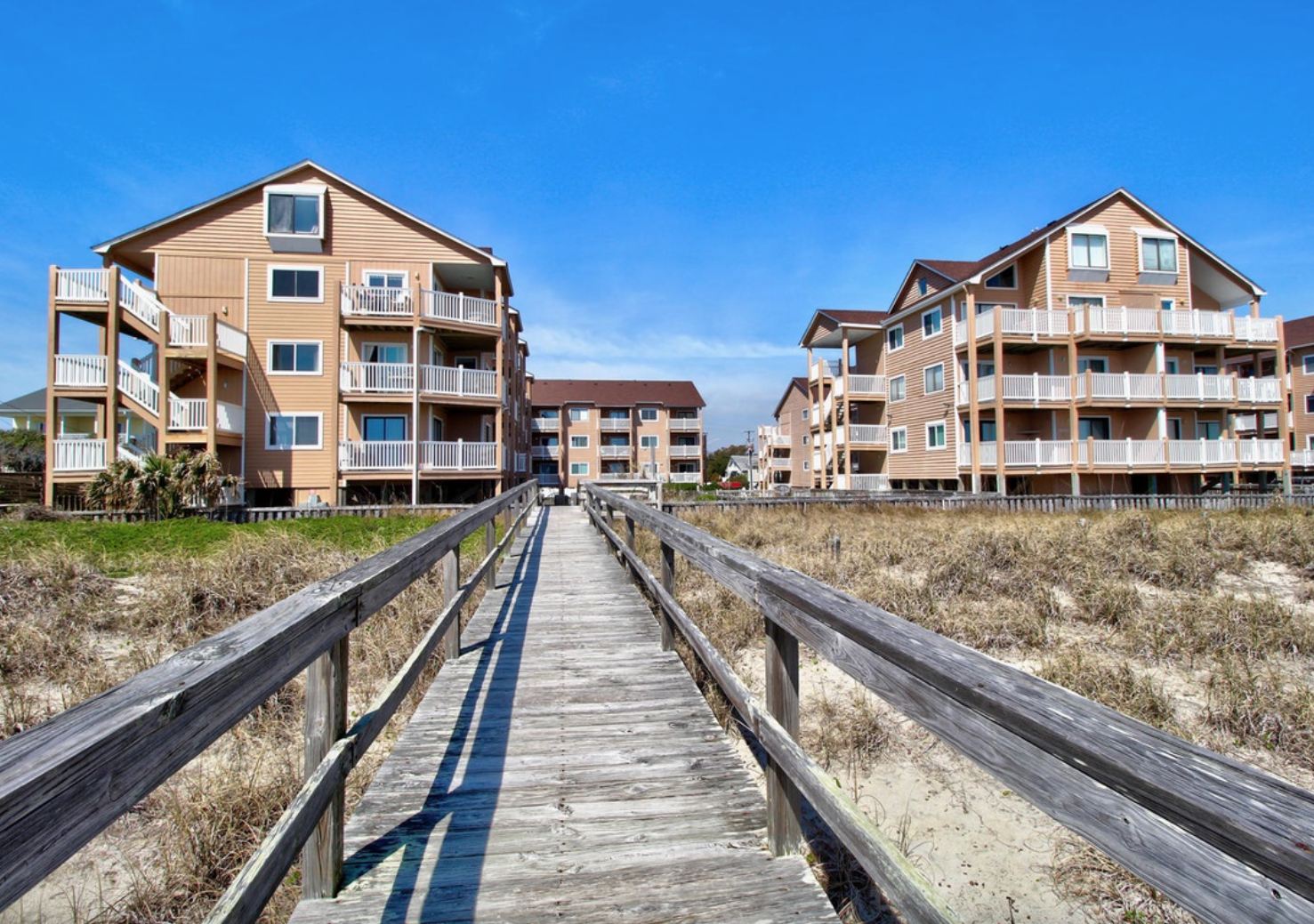 Resort Sand Pebbles Condos